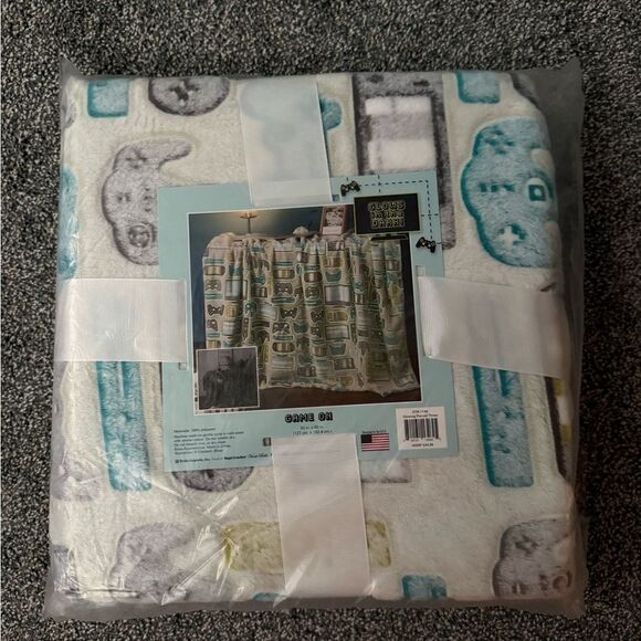 Gamer Plush Sherpa Soft Glow in the Dark Throw Video Game Controller Gaming - Picture 3 of 5